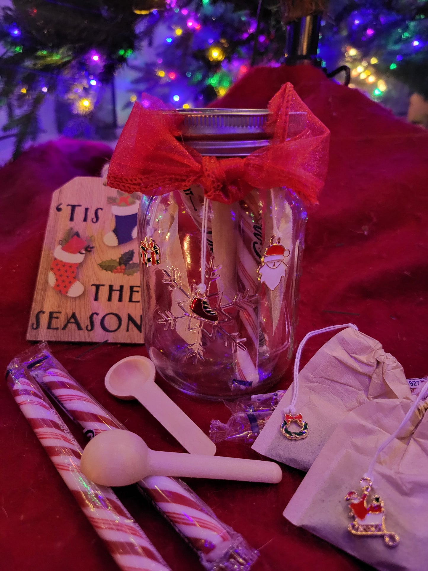 HOLIDAY SNOWFLAKE JAR